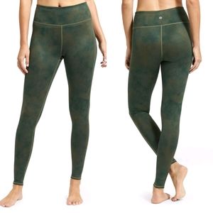 Athleta Leggings Chaturanga Tight 7/8 Full Length Army Green Womens XS